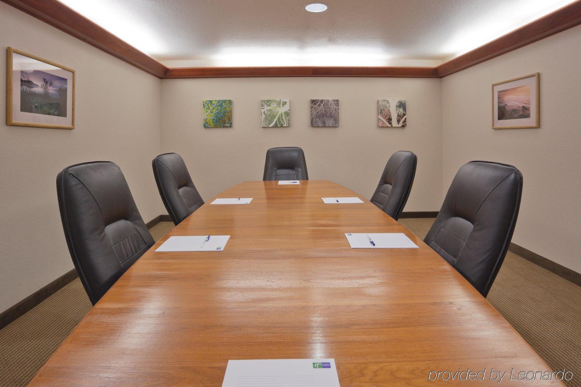 Holiday Inn Express Hotel & Suites Arcata/Eureka-Airport Area By Ihg McKinleyville Facilidades foto