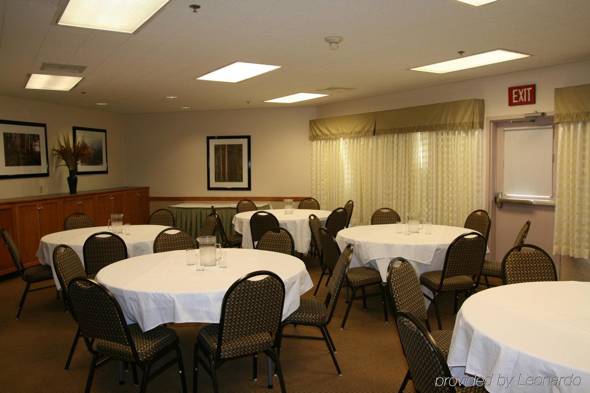 Holiday Inn Express Hotel & Suites Arcata/Eureka-Airport Area By Ihg McKinleyville Facilidades foto